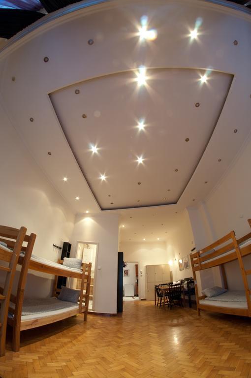 11Th Hour Cinema Hostel Budapest Chambre photo