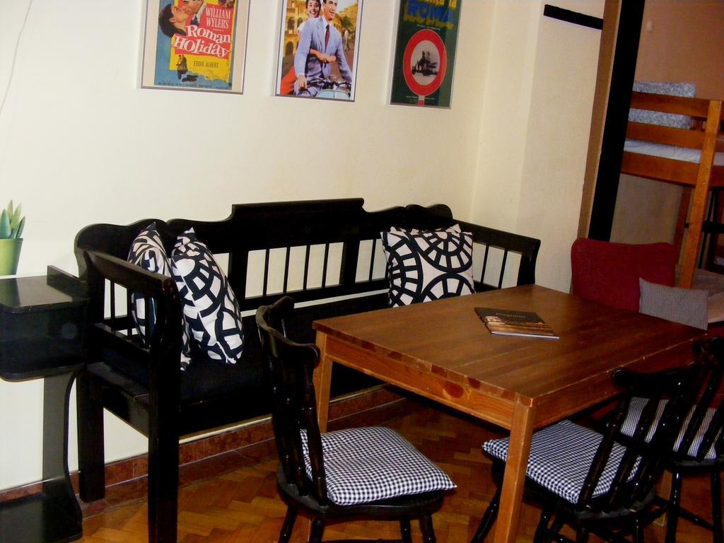 11Th Hour Cinema Hostel Budapest Extérieur photo