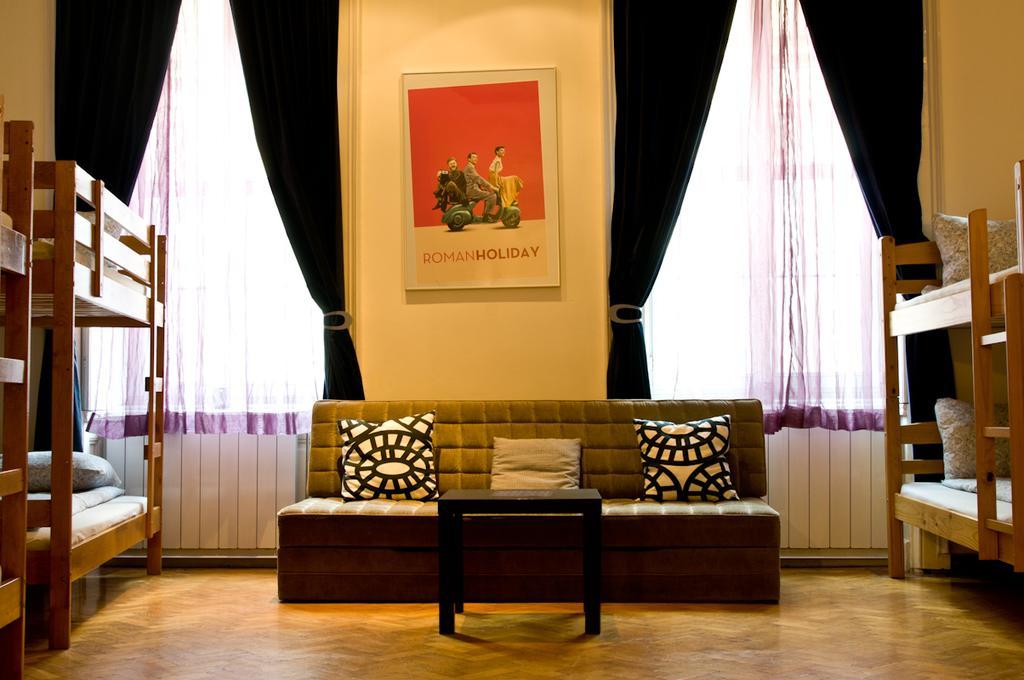 11Th Hour Cinema Hostel Budapest Extérieur photo