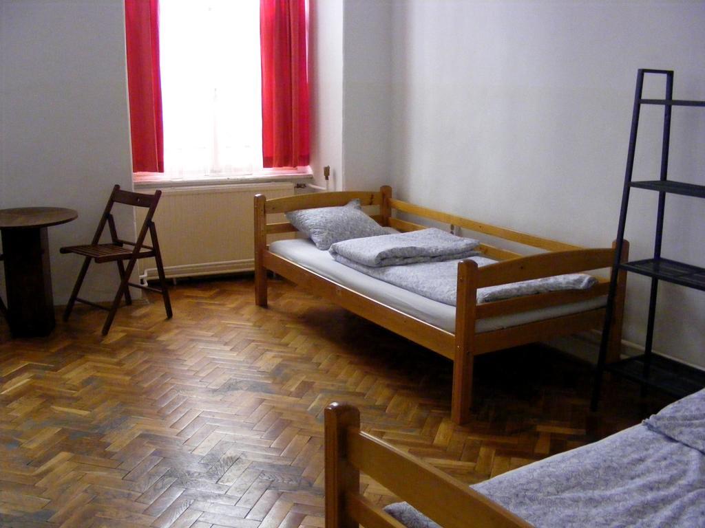 11Th Hour Cinema Hostel Budapest Extérieur photo